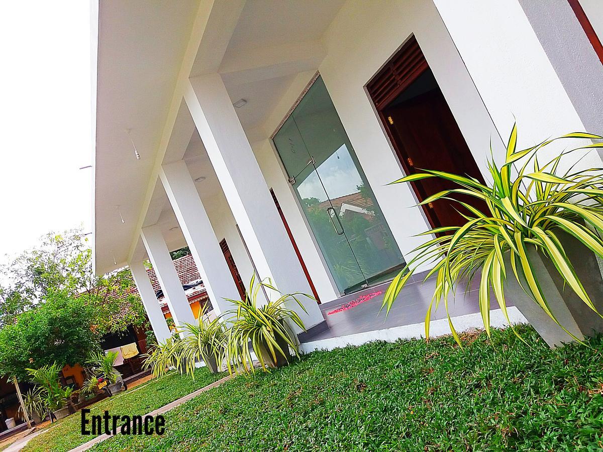 A&B Resort Negombo Kudapaduwa Eksteriør billede