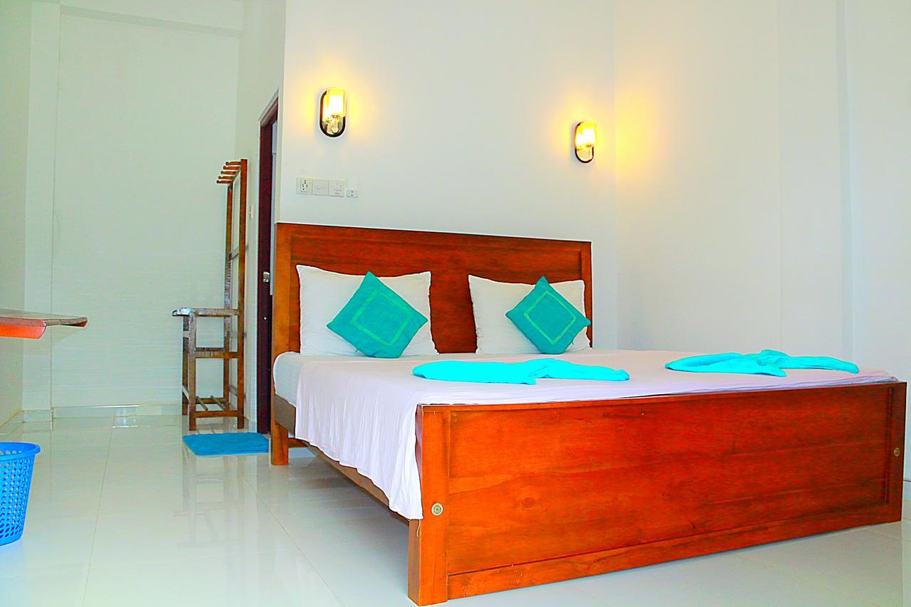 A&B Resort Negombo Kudapaduwa Eksteriør billede