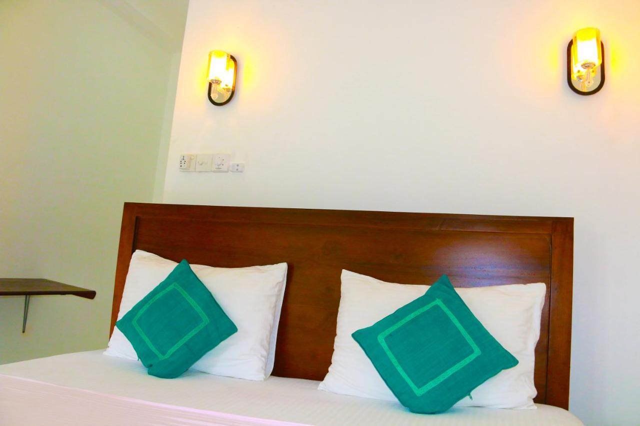 A&B Resort Negombo Kudapaduwa Eksteriør billede
