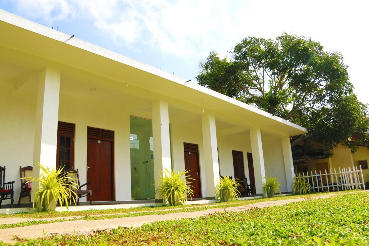 A&B Resort Negombo Kudapaduwa Eksteriør billede