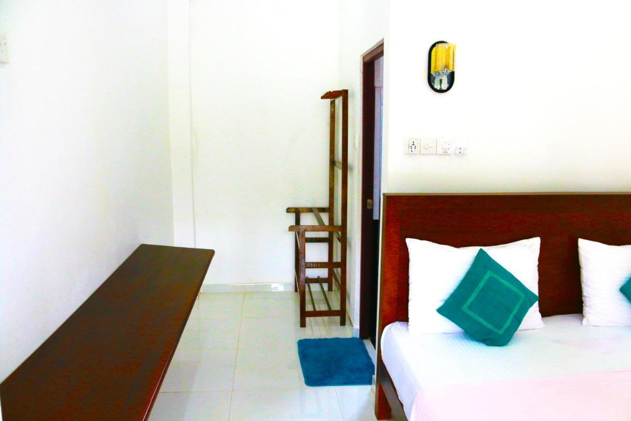 A&B Resort Negombo Kudapaduwa Eksteriør billede