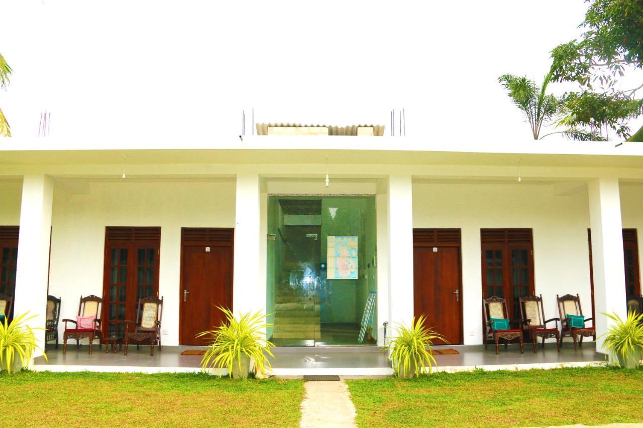 A&B Resort Negombo Kudapaduwa Eksteriør billede